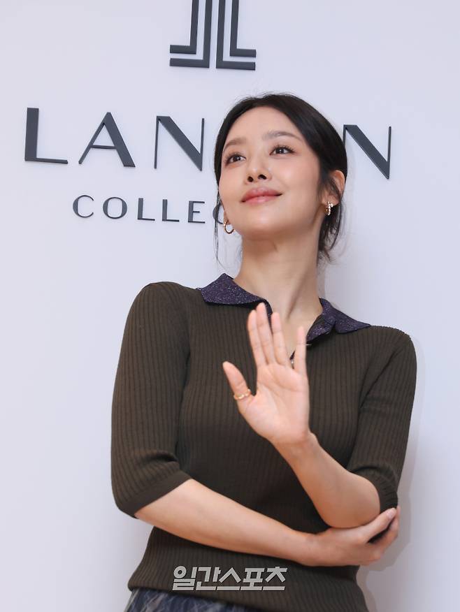 배우 차주영이 17일 오전 서울 강남구 압구정동에서 진행된 한 패션 브랜드 포토월 행사에 참석해 포즈를 취하고 있다. 서병수 기자 qudtn@edaily.co.kr /2025.07.17/