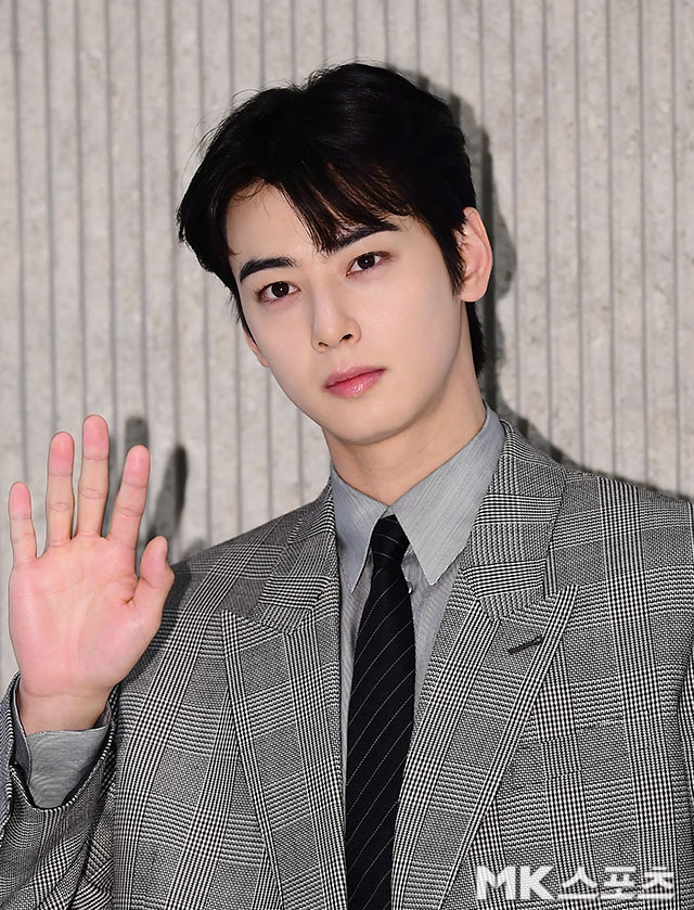 그룹 아스트로 멤버 겸 배우 차은우를 둘러싼 200억 원대 탈세 의혹이 확산되면서, 군 복무 중인 차은우 본인의 직접 해명과 사과 여부에 관심이 쏠리고 있다. / 사진 = 천정환 기자