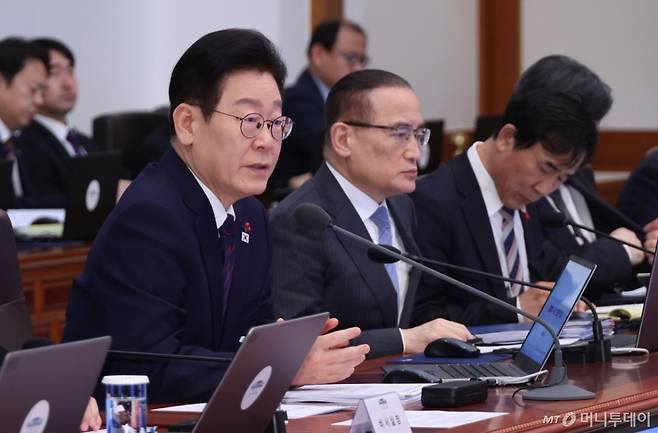 (서울=뉴스1) 허경 기자 = 이재명 대통령이 22일 청와대에서 열린 수석보좌관회의에서 발언하고 있다. (청와대통신사진기자단) 2026.1.22/뉴스1 Copyright (C) 뉴스1. All rights reserved. 무단 전재 및 재배포, AI학습 이용 금지. /사진=(서울=뉴스1) 허경 기자