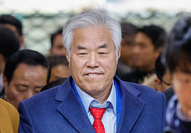서울서부지법 난동 사태의 배후로 지목돼 구속된 전광훈 사랑제일교회 목사가 지난 15일 서울 마포구 서부지방법원에서 구속적부심사를 마친 후 이동하고 있다. /사진=뉴스1