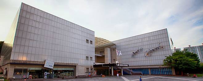 [제주=뉴시스] 광주비엔날레는 재단법인 광주비엔날레가 전담 운영을 맡고 있다. 사진은 광주비엔날레 건물 전경. (사진=광주비엔날레 홈페이지 캡처) 2026.01.25. photo@newsis.com *재판매 및 DB 금지