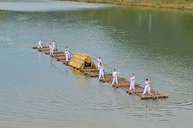 2025년 제50회 정선아리랑제 뗏목시연 모습.(사진=정선군 제공) *재판매 및 DB 금지