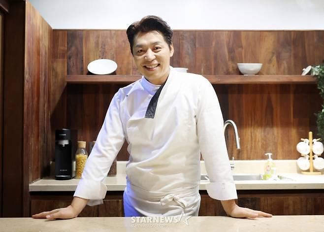 [단독]요리괴물 도발, '우와 미쳤다'고.. 셰프의 품격 빛난 '흑백2' 송훈 도전기 [★FULL 인터뷰]