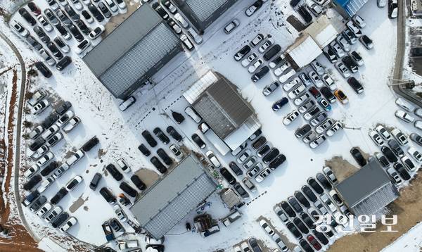 26일 화성시 남양읍의 한 압수·압류 차량 보관소에 경기남부경찰 관할 지역에서 음주운전 범죄로 압수된 차량들이 주차돼 있다. 2026.1.26 /최은성기자 ces7198@kyeongin.com