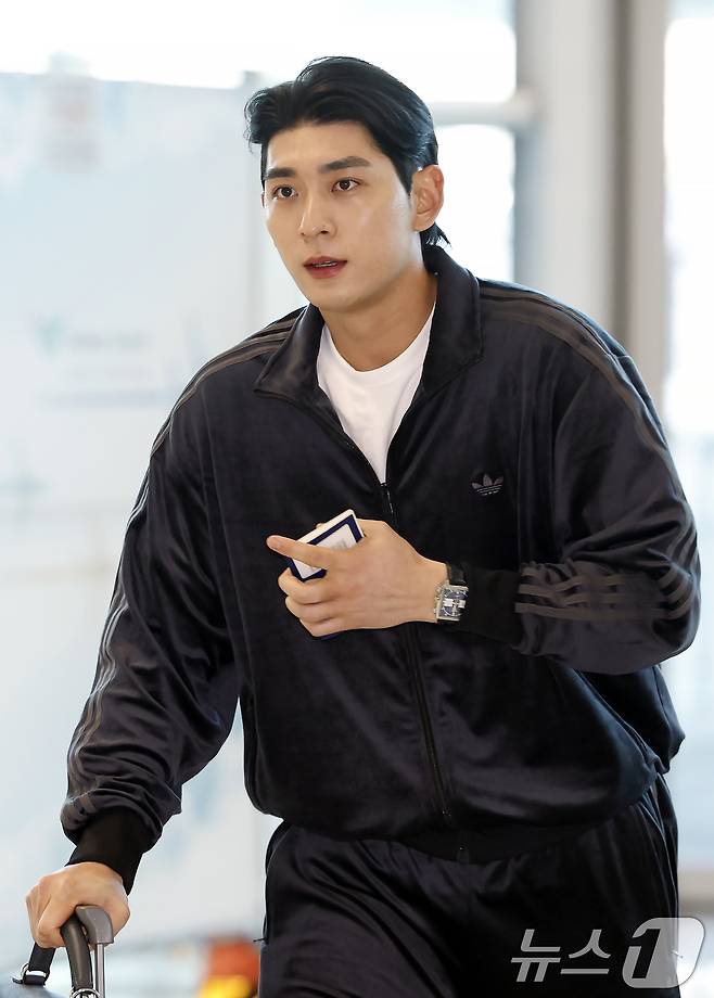 '공항 4시간 억류' 이정후 의사소통 착오·서류 문제 있었다