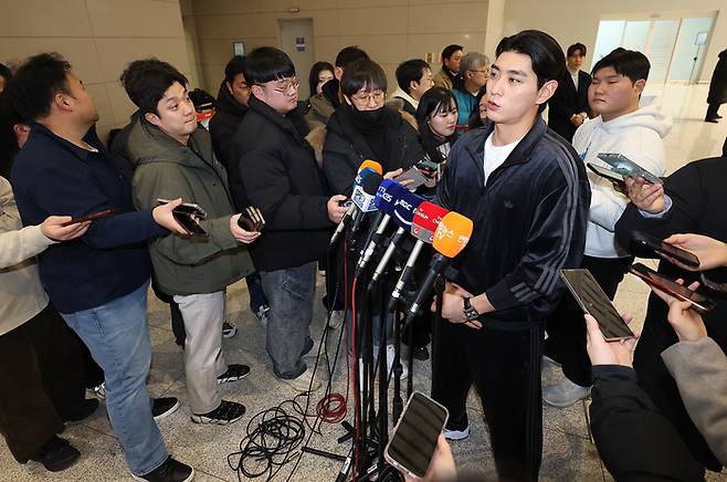 미국 프로야구 메이저리그(MLB) 샌프란시스코 자이언츠 이정후가 21일 인천국제공항 제2터미널에서 출국 전 인터뷰를 하고 있다. 사진 | 연합뉴스