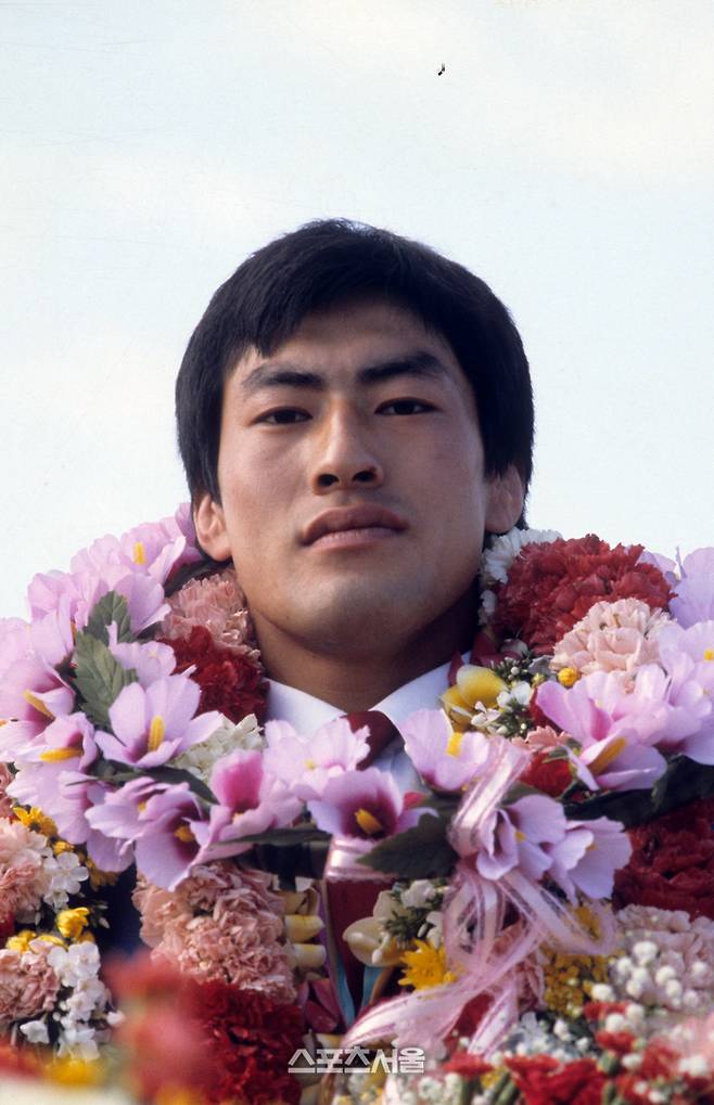 하형주 서울올림픽기념국민체육진흥공단 이사장이 1984년 LA 올림픽에서 한국 유도 역사상 첫 금메달을 목에 걸었다. 사진 | 스포츠서울DB