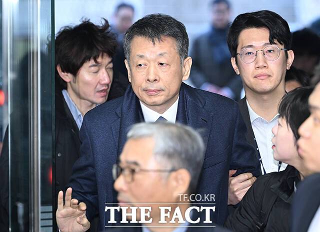 마트산업노동조합 홈플러스지부는 26일 김광일 MBK 부회장을 근로기준법 위반 및 부당노동행위 혐의로 서울지방고용노동청 남부지청에 고소했다. /박헌우 기자