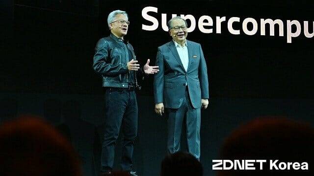 컴퓨텍스 타이베이 2025 미디어텍 기조연설에 등장한 젠슨 황 엔비디아 CEO(왼쪽), 차이리싱 미디어텍 CEO(오른쪽). 이날 행사에서 N1X/N1 관련 언급은 없었다. (사진=지디넷코리아)