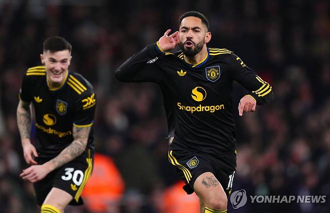 감독 교체 효과 폭발…맨유, 선두 아스널 잡고 4위 점프