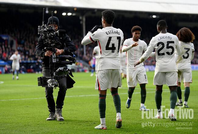 [pl.review] ‘이스테방 1골 1도움 맹활약’ 첼시, ‘퇴장’ 팰리스에 3-1 승...4위 복귀