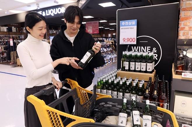 이마트 주류 판매대. [이마트 제공]