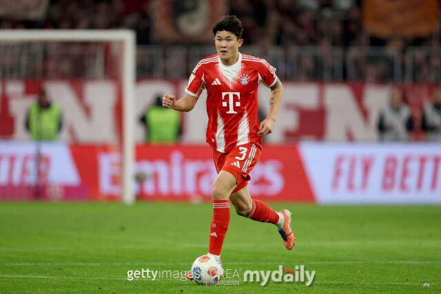 '첼시가 김민재와 접촉'…'이적시장 상황 급변, 김민재 이적 불가능 아니다'