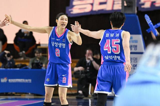 '이해란 20득점 맹폭' 삼성생명, 혈투 끝 신한은행 잡고 3연승 질주…4위 우리은행 추격 [MD용인]