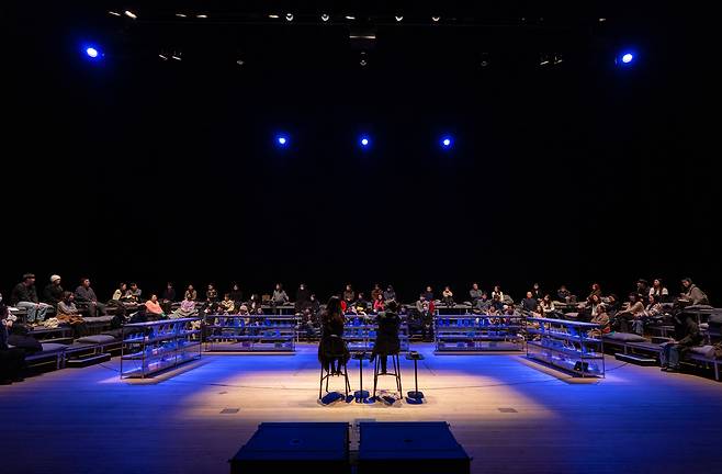 세종문화회관 인스피레이션 ‘리딩 & 리스닝’ 공연은 한국의 시인들과 ‘세종 시즌 2026’ 프로그램을 큐레이션해 선보였다. [세종문화회관 제공]