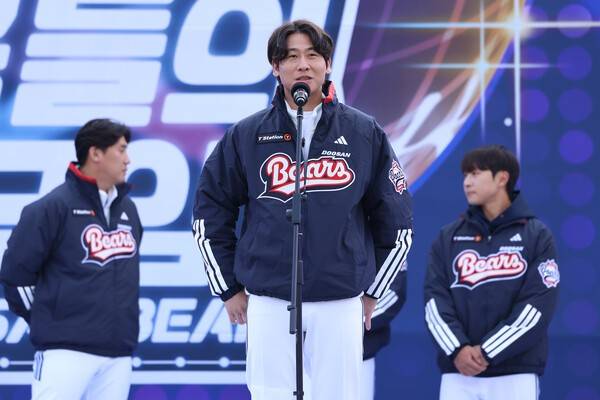 못하면 토해내야죠 80억 FA 계약 맺자마자 후배들 일본 데려가고 고급 와규까지…야구는 혼자 할 수 없지 않나