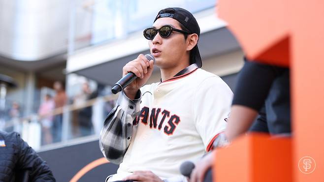 샌프란시스코 이정후는 최근 서류 문제로 공항에 4시간 억류되는 해프닝을 겪었다. 그는 액땜을 뒤로하고 2026시즌을 향한 힘찬 도약을 예고했다. 사진출처｜샌프란시스코 구단 공식 SNS