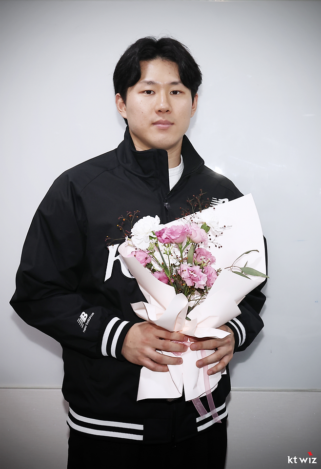 ▲ KT 위즈가 자유계약 시장에서 NC 다이노스 소속이던 외야수 최원준을 영입했다. ⓒKT 위즈