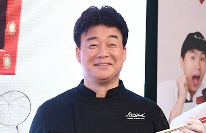 백종원, 지역축제서 포착…가맹점주와 갈등 해소됐나