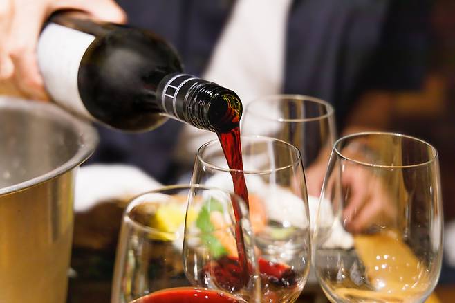 최근 음주, 고열량 식사와 유방암 발생 위험을 살핀 연구 결과가 자주 나오고 있다. 사진= 게티이미지뱅크