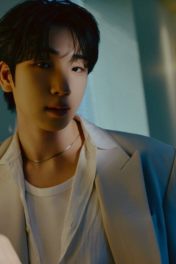 가수 최수호가 23일 오후 6시 두 번째 미니앨범 'BIG IMPACT'를 발매하고 컴백했다. 이에 앞서 최수호는 21일 서울 용산구 한 카페에서 <더팩트>와 만나 인터뷰를 진행했다./포고엔터테인먼트