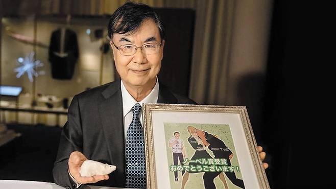 작년 노벨의학상 수상자인 사카구치 시몬 오사카대 교수/AFP 연합뉴스