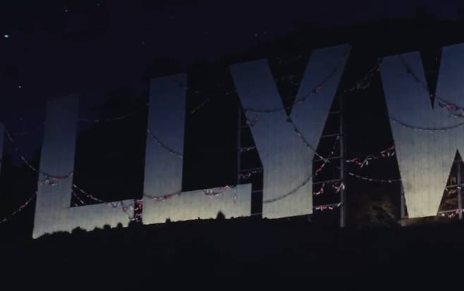 미국 로스앤젤레스(LA) 할리우드 사인 구조물에 속옷이 걸려 있다. /인스타그램