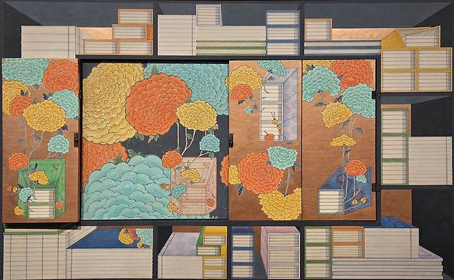 갤러리현대 기획전 '화이도'에 나온 안성민 작가의 작품 .궁중화 책가도와 민화 책거리, 모란도 등의 모티프가 보인다. 문소영 기자