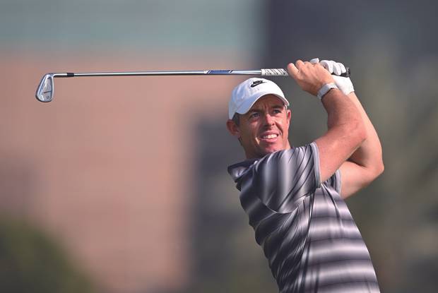 아이언 샷을 날리고 있는 로리 매킬로이. Getty Images