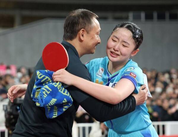 '삐약이' 신유빈 상대 압도적 우위, 17세 日 탁구 초신성...일본 무대 제패→끝내 눈물 아버지에게 우승 선물하고 싶었어