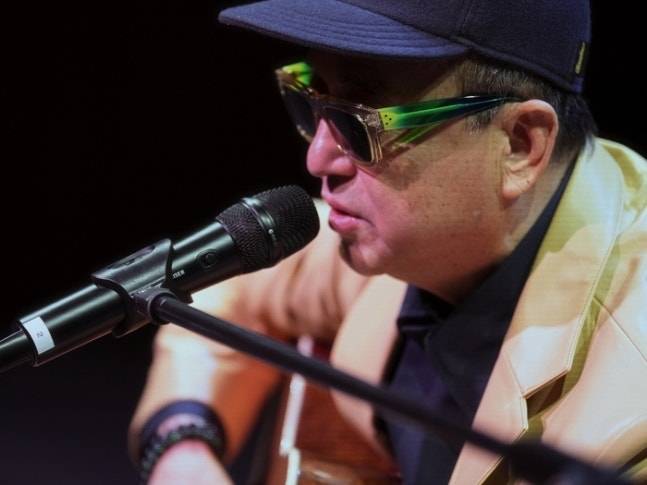 독백을 작사작곡한 산울림 멤버 김창훈