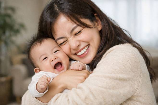 ‘귀여운 공격성(Cute aggression)’은 귀여운 것을 꽉 쥐거나 꼬집고 깨물고 싶은 공격적 충동을 일컫는 말이다./사진=chatGPT