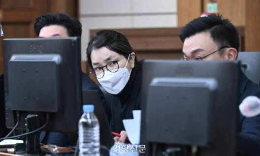 김건희 여사가 지난달 3일 서울 서초구 서울중앙지법에서 열린 결심 공판에 출석한 모습다. 사진공동취재단