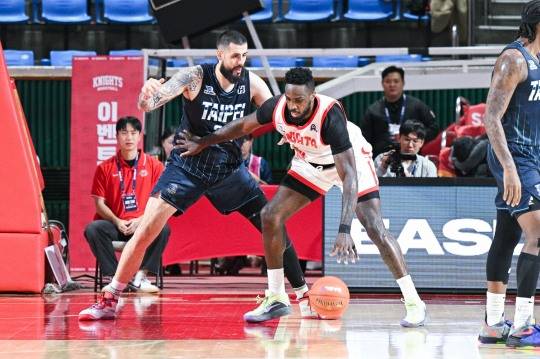 프로농구 SK, EASL 6강 파이널스 진출…푸본 완파