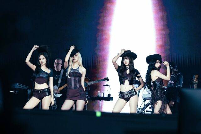 블랙핑크, 7개월 월드투어 마무리…꿈만 같았다 울컥