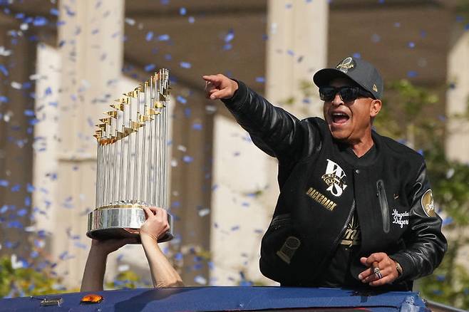 로버츠 다저스 감독, 올림픽 미국 사령탑 희망…고민할 필요도 없어