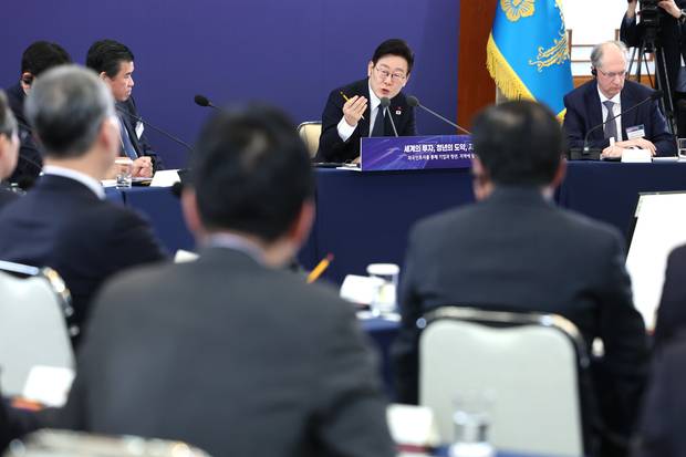이재명 대통령이 28일 청와대에서 열린 외국인투자기업 간담회에서 발언하고 있다. 연합뉴스