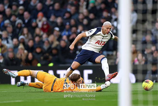 '골골골골골골골골' 토트넘에서 나가, 선방 없는 골키퍼 바꾼다…'클린시트 7' 올해 미친 GK 영입 시도