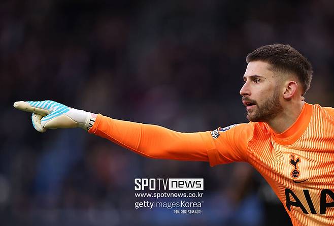 ▲ 비카리오가 이탈리아로 돌아갈 경우 토트넘의 골키퍼진에 공백이 생긴다. 올 시즌 프리미어리그에서 가장 뛰어난 활약을 펼친 골키퍼로 평가받는 루프스를 토트넘이 여름 이적 시장에서 영입 대상으로 고려하고 있다.