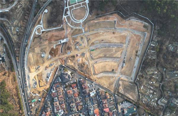 창원시가 지역 균형 발전과 도심 속 친환경 정주여건 확보를 위해 사파지구 도시개발사업(2공구) 부지 조성을 다음 달 말 준공하기 위해 총력을 기울이고 있다. 사진은 사파지구 토지이용계획도. / 창원시