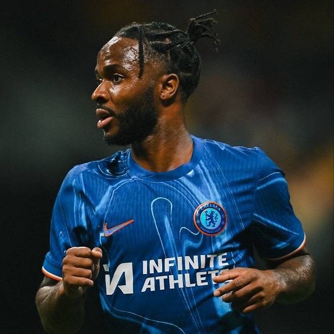 ‘주급 6억→훈련 제외 굴욕’... 첼시 ‘갈등의 끝’에 스털링과 계약 조기 종료