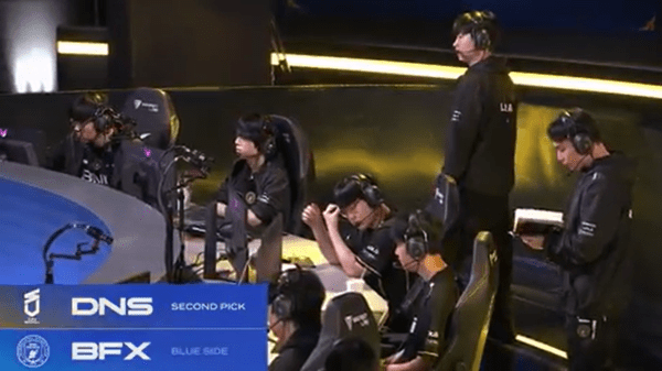 BNK 피어엑스가 조직적인 운영과 교전 설계를 앞세워 2세트를 승리로 마무리했다. (BNK피어엑스 & DN수퍼스 = 2:0 /사진=네이버 치지직 라이브영상 캡처