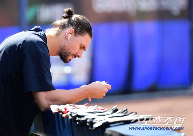 '와 한화 잘 키웠다' 美 무명투수→ML 선발 실화인가…이닝이터 기대 없이 71억 썼을리가