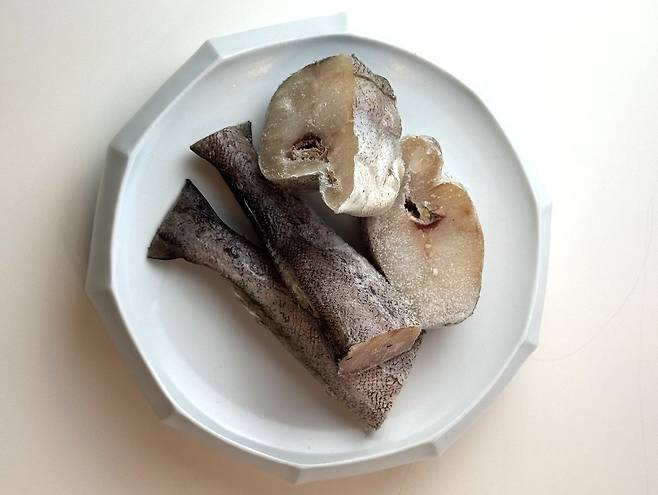 겨울철 찌개와 탕은 물론, 설 명절 전 재료로도 활용되는 동태. 사진 이정웅