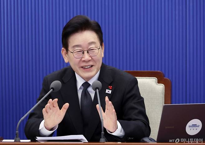 [서울=뉴시스] 고범준 기자 = 이재명 대통령이 29일 청와대에서 열린 수석보좌관회의에서 발언하고 있다. 2026.01.29. bjko@newsis.com /사진=