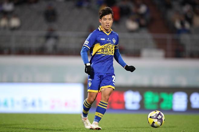 이번 겨울 이적시장서 좋은 조건으로 이적한 전북 조위제, 인천 강영훈과 여승원,&nbsp;포항 김예성과 김승호(사진)는 올해 생애 첫 K리그1 도전에 나선다. 사진제공│한국프로축구연맹