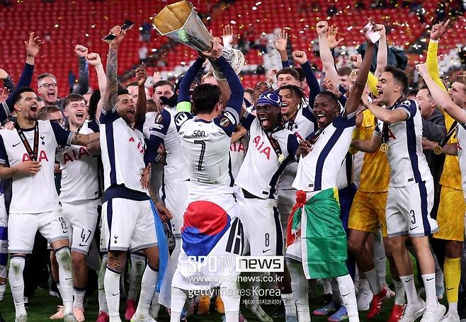 ▲ 축구 콘텐츠 매체 '매드풋볼'은 27일 21세기 최고 윙어 25인의 순위를 공개했다. 손흥민은 전체 15위에 이름을 올렸다. ⓒ게티이미지