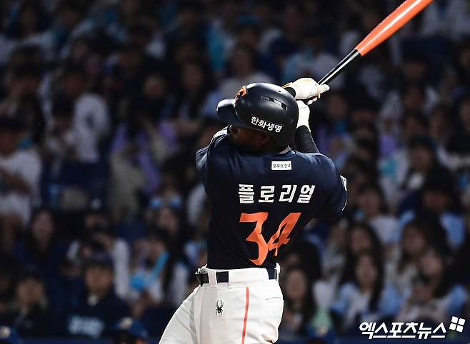 지난해 한화 이글스에서 활약했던 에스테반 플로리얼이 멕시코 리그 레오네스 데 유카탄에 합류했다. 그는 2025시즌 KBO리그에서 65경기 타율 0.271 8홈런 29타점 OPS 0.783을 기록했다. 엑스포츠뉴스 DB