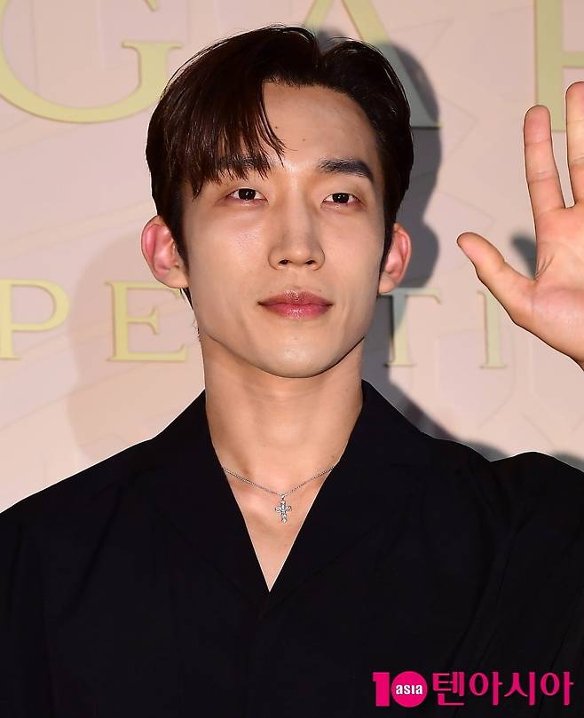 '김고은 한예종 동기' 30대 남배우에 극찬 쏟아졌다…5살부터 95살까지 맞춰줘 ('매직컬')