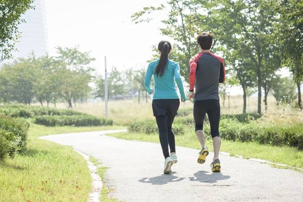 러닝은 체중 감소와 더불어 하체 근육 발달에도 도움이 된다. 사진=클립아트코리아